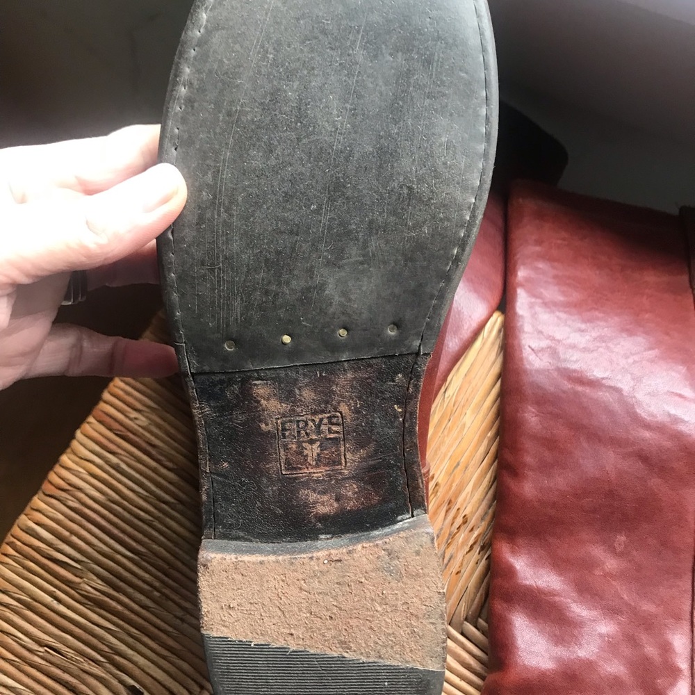 FRYE Boots 8B - Picture 3 of 6